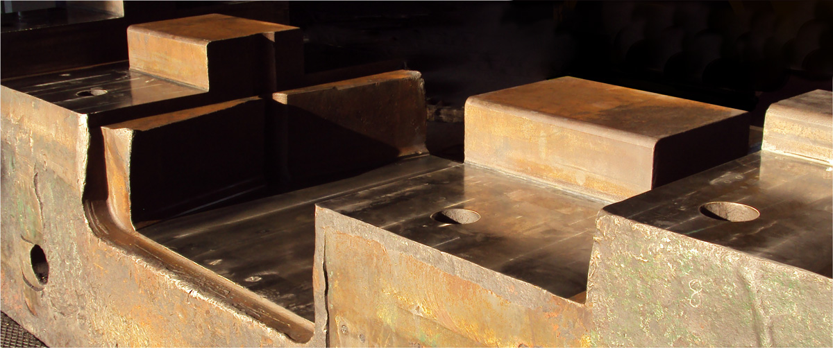 Lavorazioni Meccaniche in Opera_Moulding press planarity restoration.